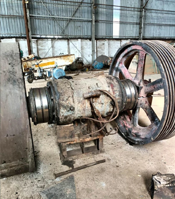 Broken Jaw Crusher jaw cuusher parts